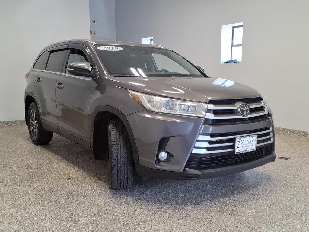 Toyota Highlander XLE AWD V6 2019