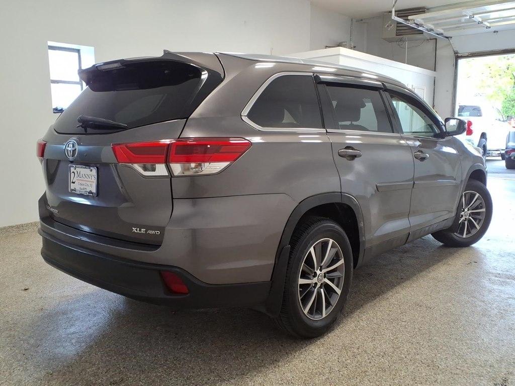 Toyota Highlander XLE AWD V6 2019
