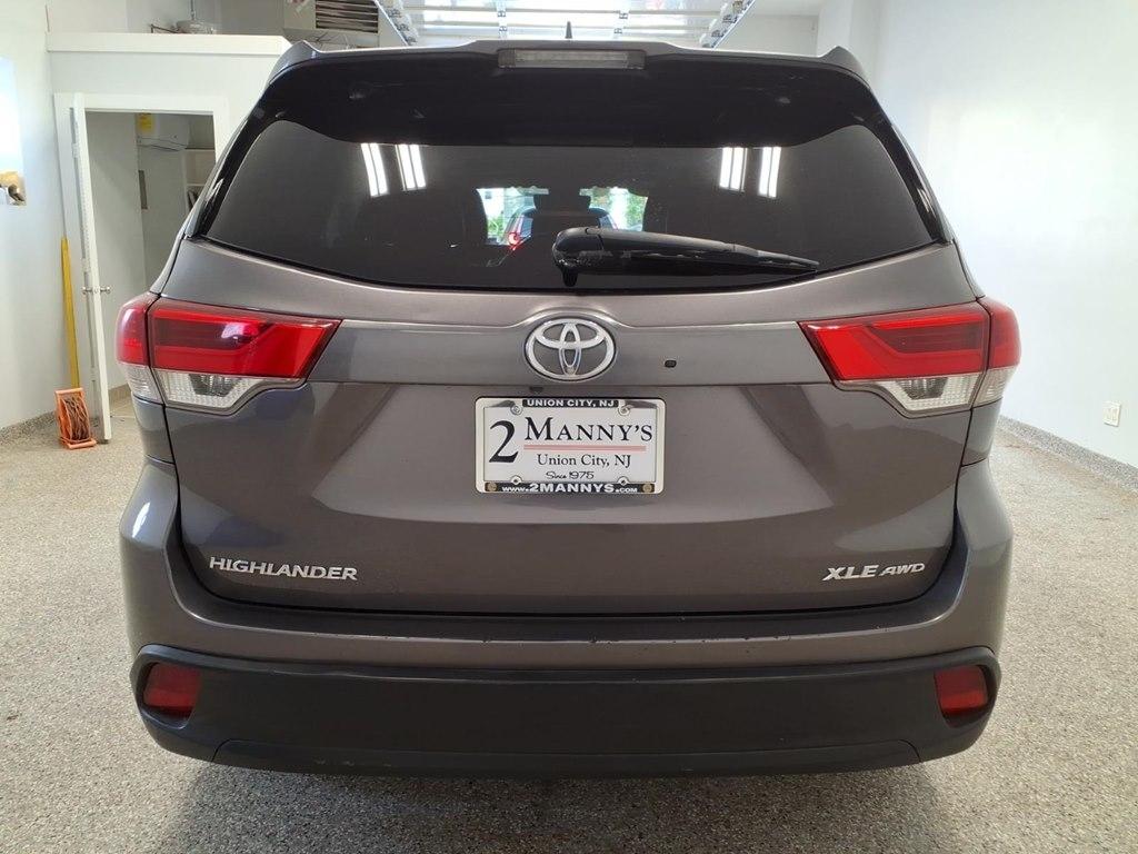 Toyota Highlander XLE AWD V6 2019