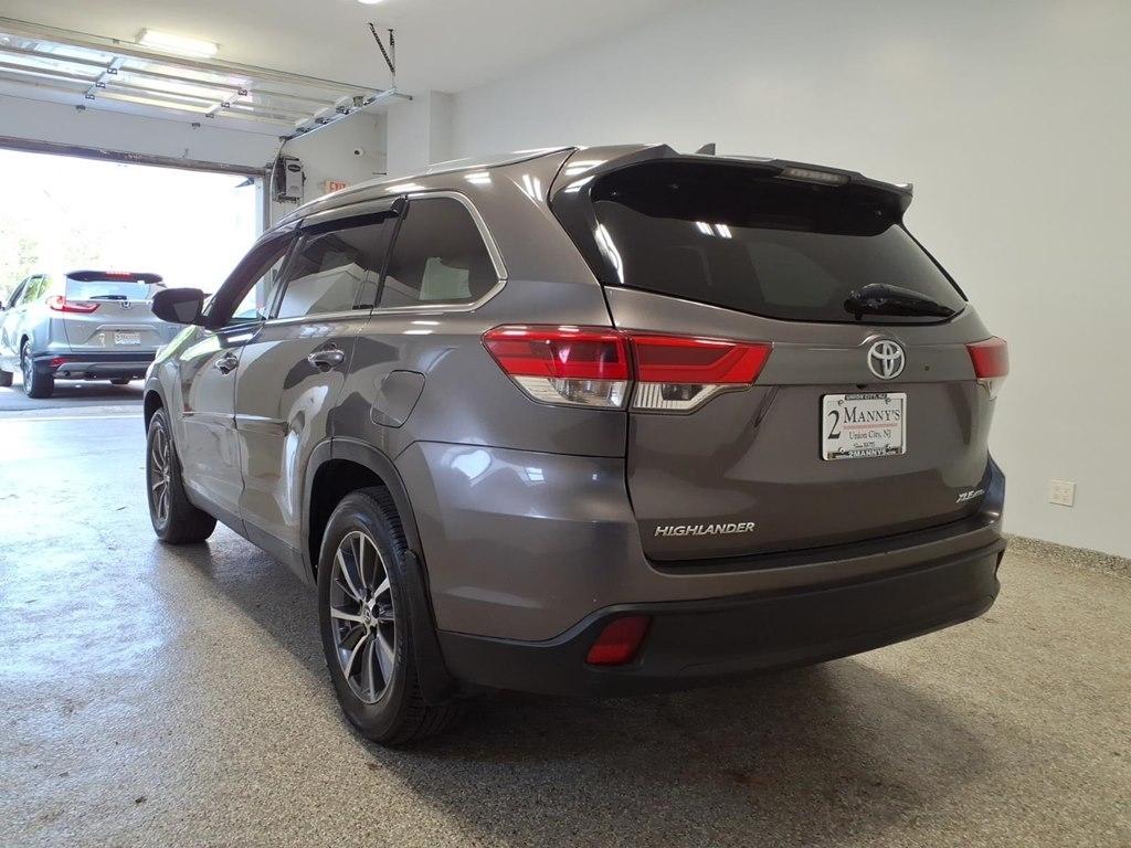 Toyota Highlander XLE AWD V6 2019