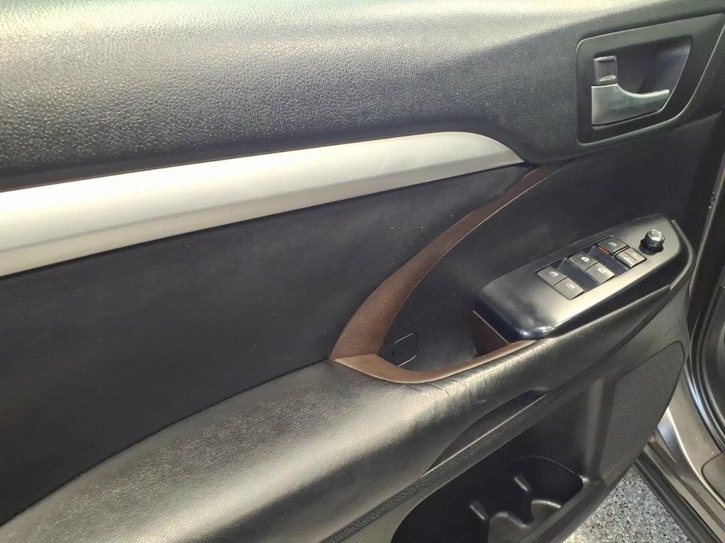 Toyota Highlander XLE AWD V6 2019