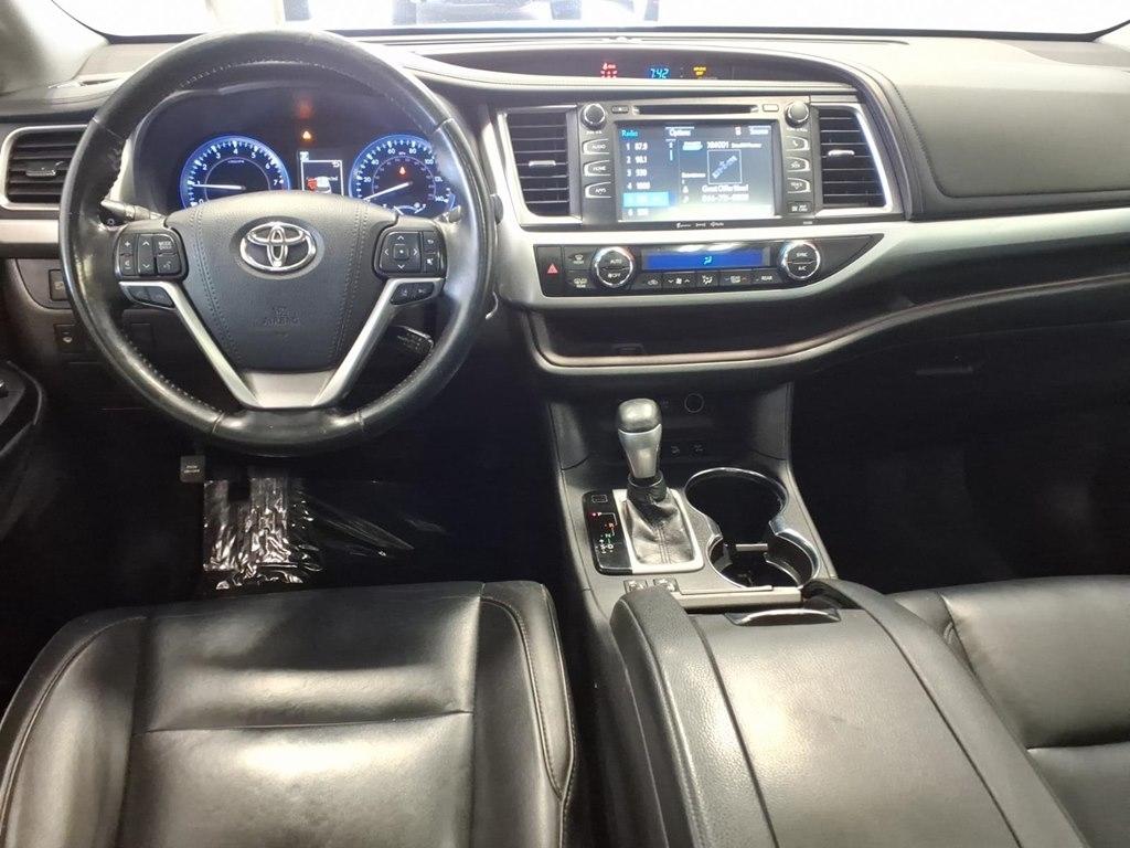 Toyota Highlander XLE AWD V6 2019