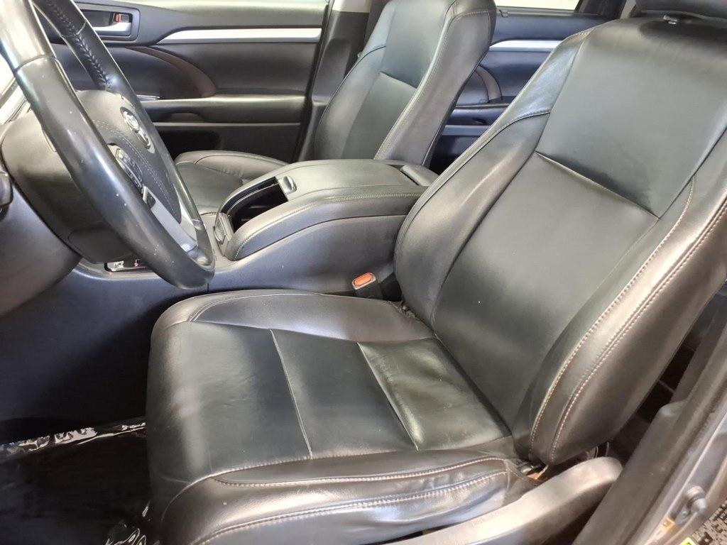 Toyota Highlander XLE AWD V6 2019