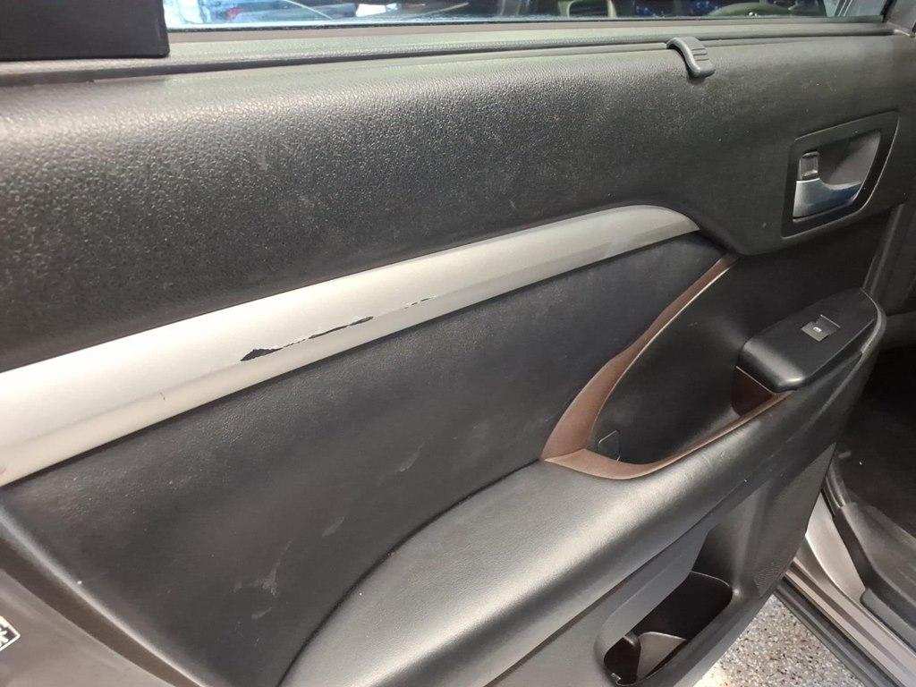 Toyota Highlander XLE AWD V6 2019