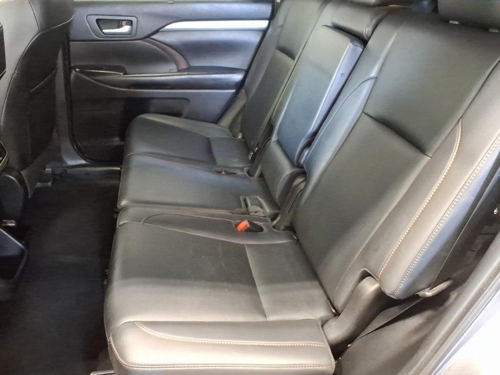 Toyota Highlander XLE AWD V6 2019