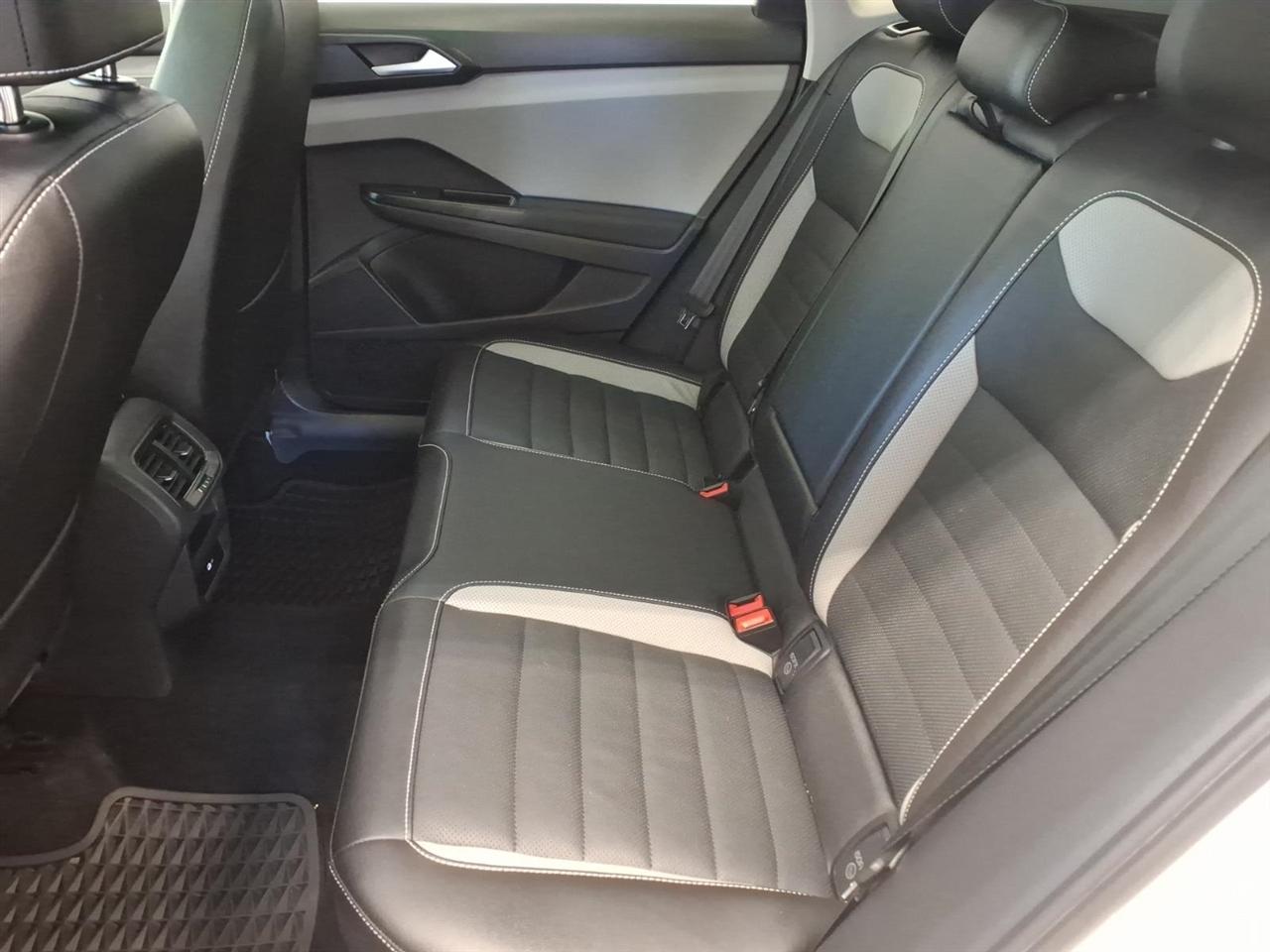 Volkswagen Taos SEL 4MOTION 2022