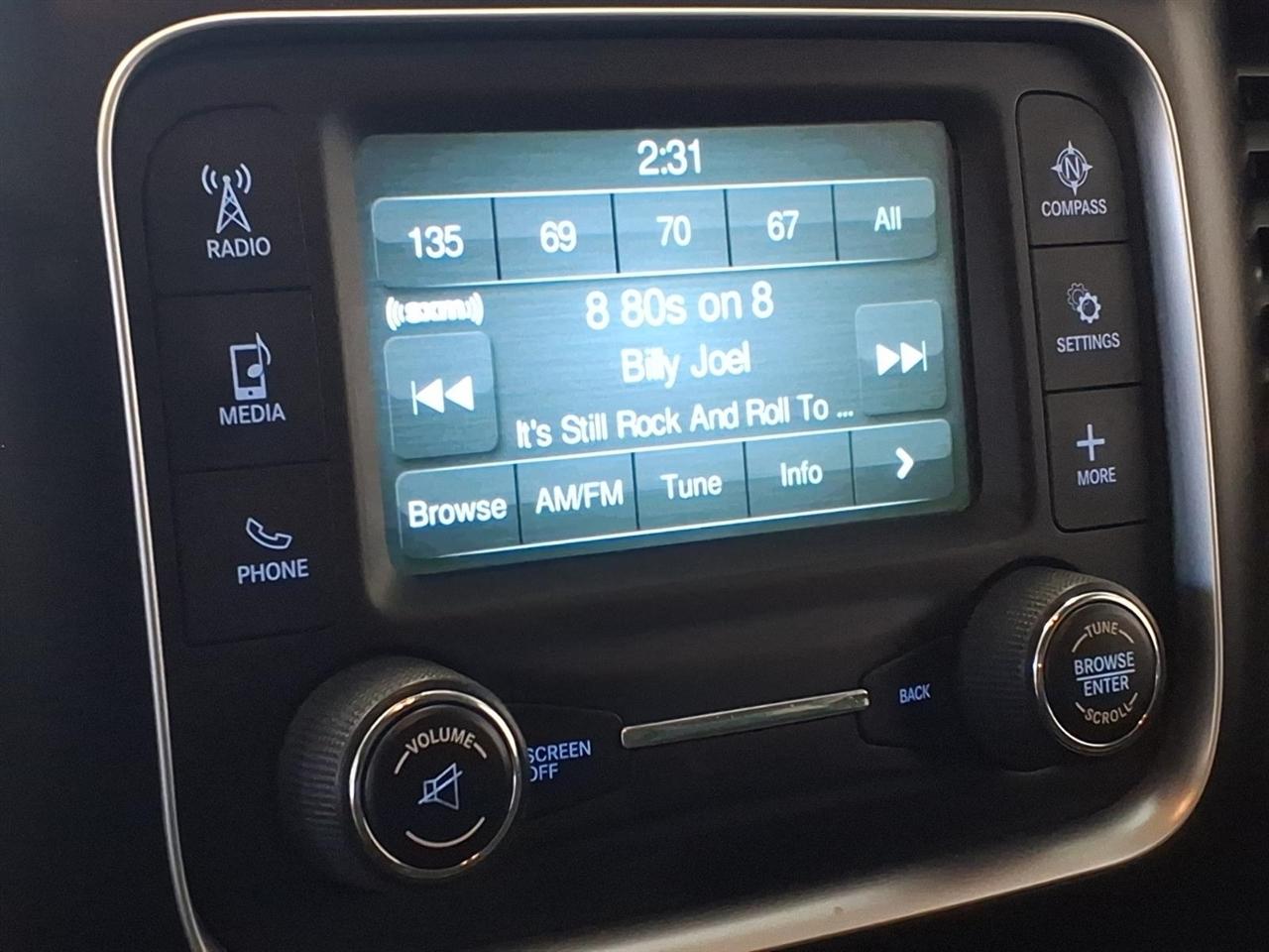 RAM 1500 4WD Crew Cab 140.5" Express 2015