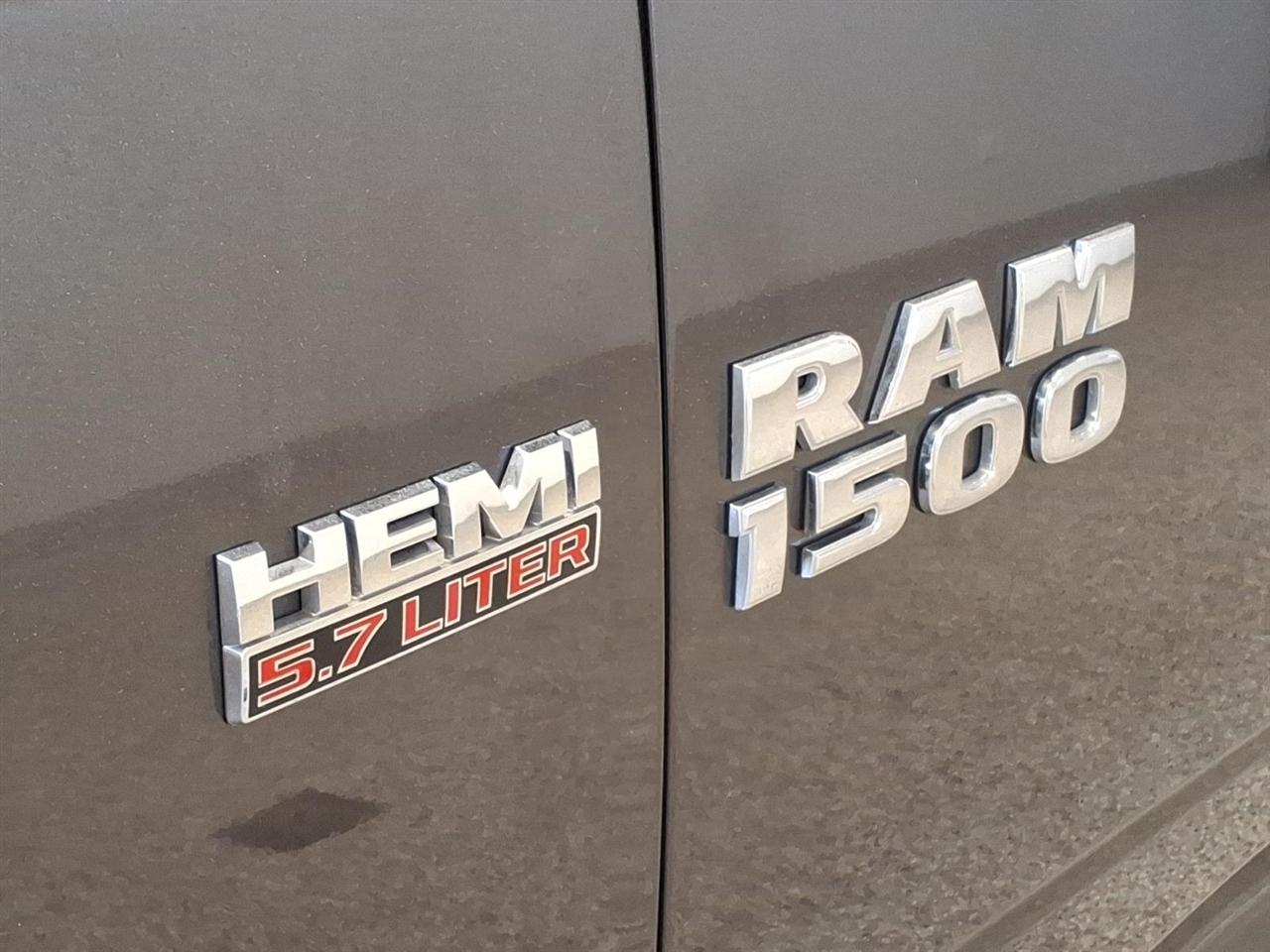 RAM 1500 4WD Crew Cab 140.5" Express 2015