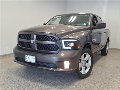 2015 RAM 1500 4WD Crew Cab 140.5" Express