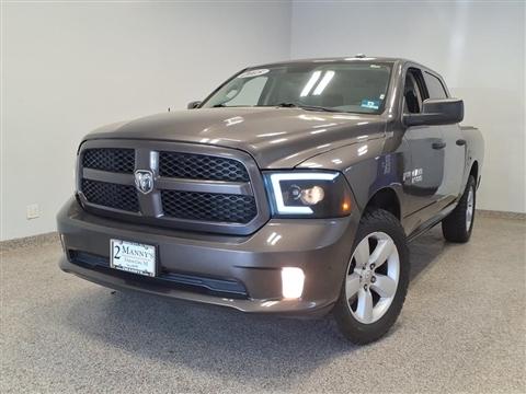 2015 RAM 1500 4WD Crew Cab 140.5" Express