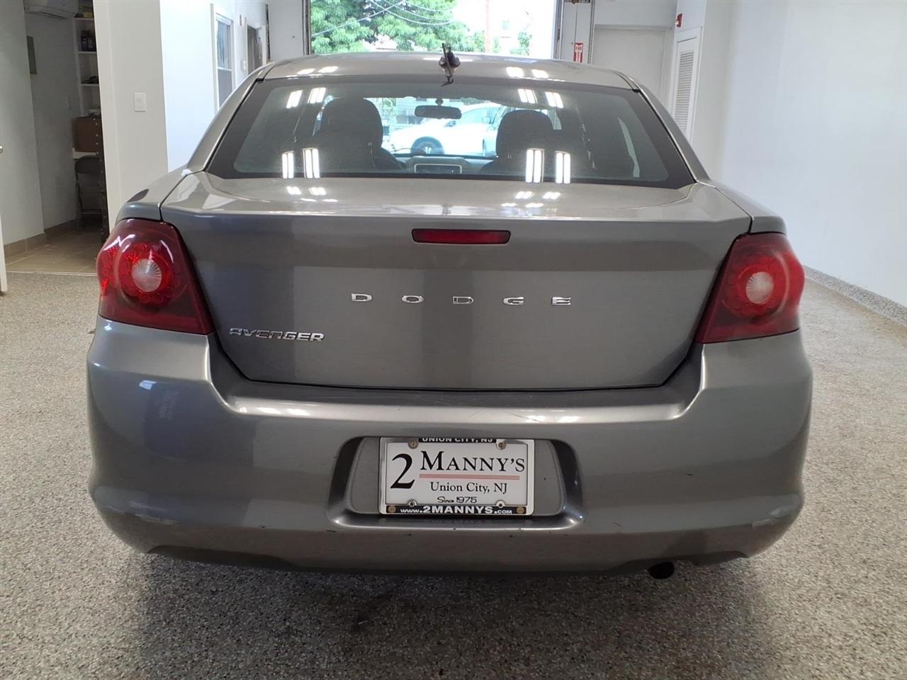 Dodge Avenger 4dr Sdn SE 2013