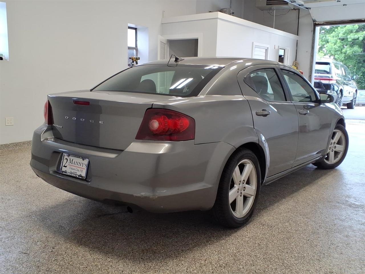 Dodge Avenger 4dr Sdn SE 2013