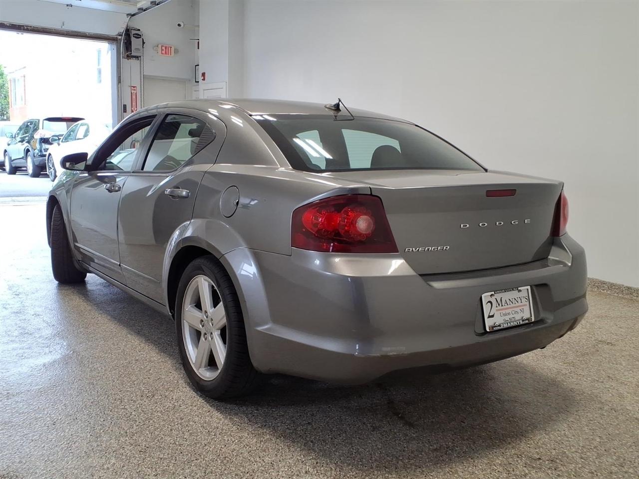 Dodge Avenger 4dr Sdn SE 2013