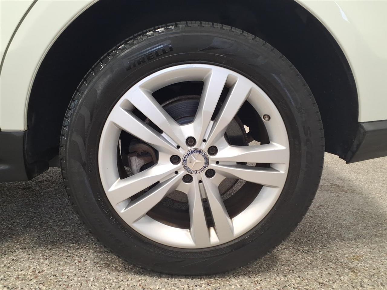 Mercedes-Benz M-Class 4MATIC 4dr ML 350 2013