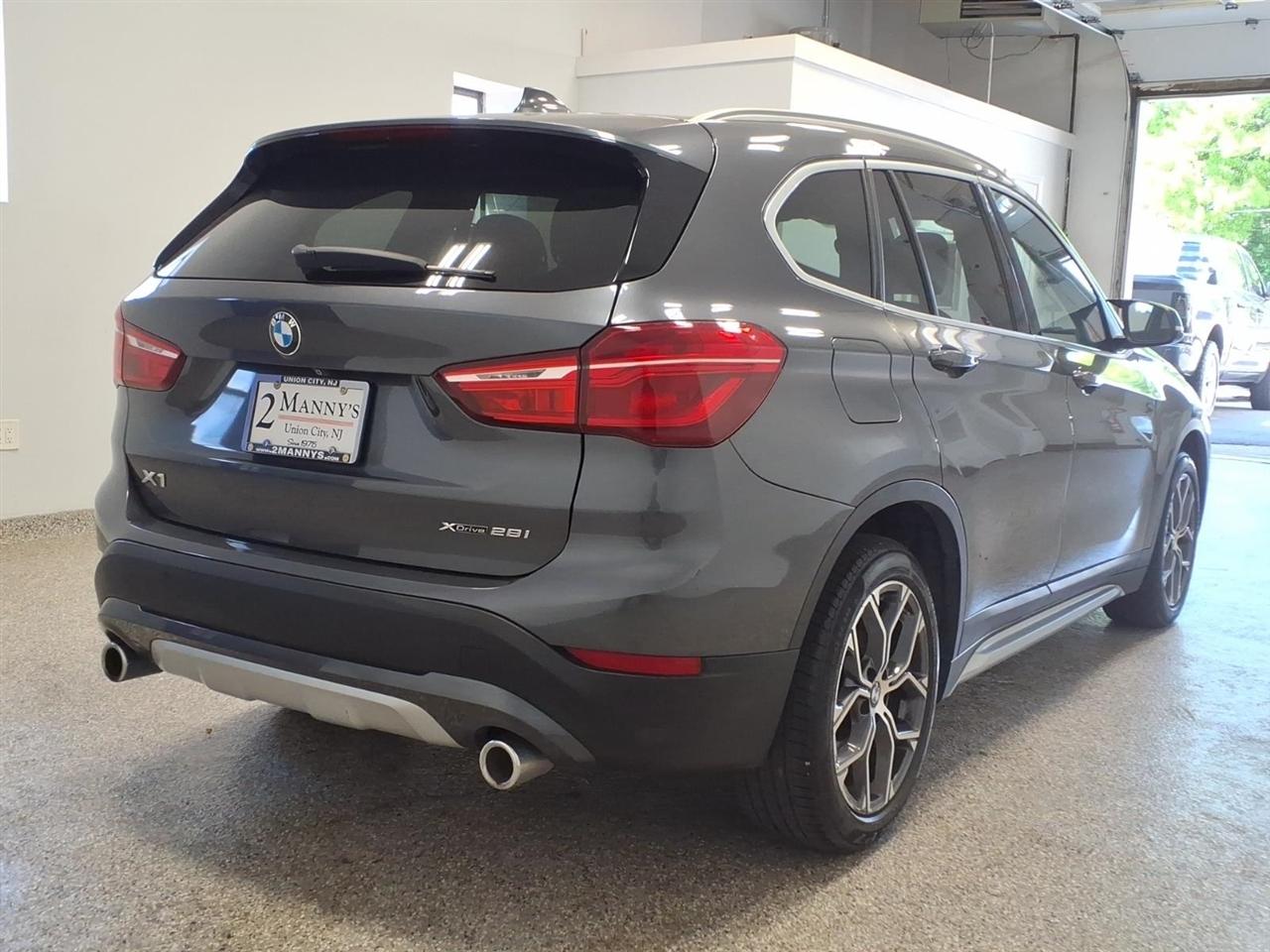 BMW X1 xDrive28i Sports Activity Vehicle 2021