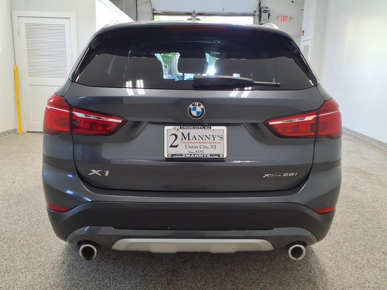 BMW X1 xDrive28i Sports Activity Vehicle 2021