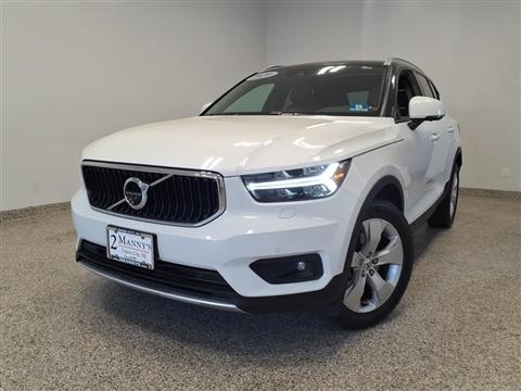 2020 Volvo XC40 T5 AWD Momentum