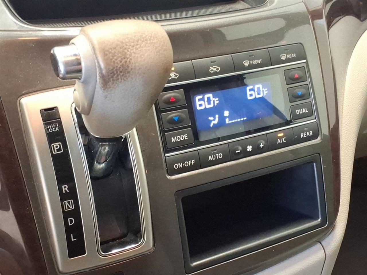 Nissan Quest 4dr SV 2015