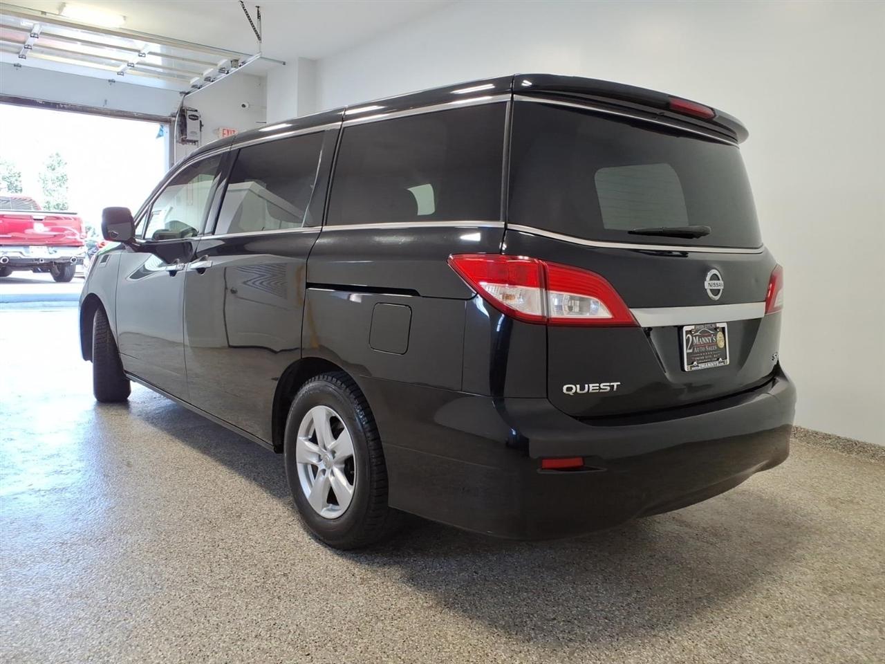 Nissan Quest 4dr SV 2015