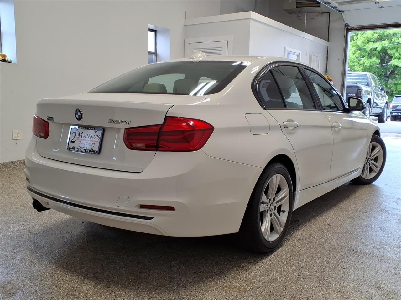 BMW 3 Series 4dr Sdn 328i RWD South Africa SULEV 2016