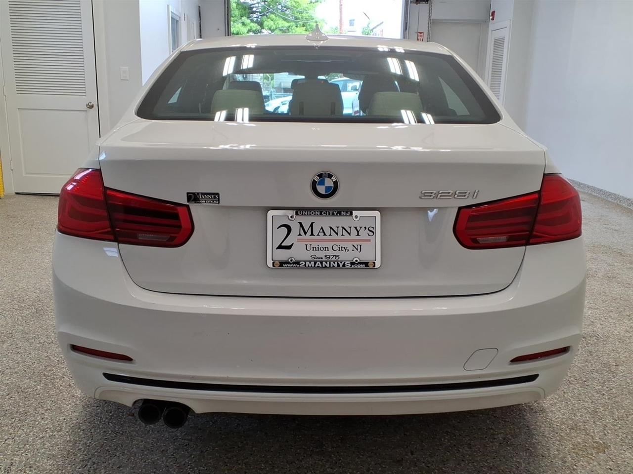 BMW 3 Series 4dr Sdn 328i RWD South Africa SULEV 2016
