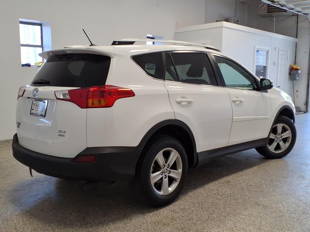 Toyota RAV4 AWD 4dr XLE (Natl) 2015