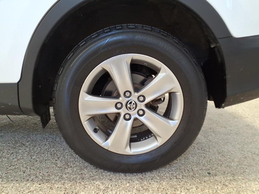 Toyota RAV4 AWD 4dr XLE (Natl) 2015