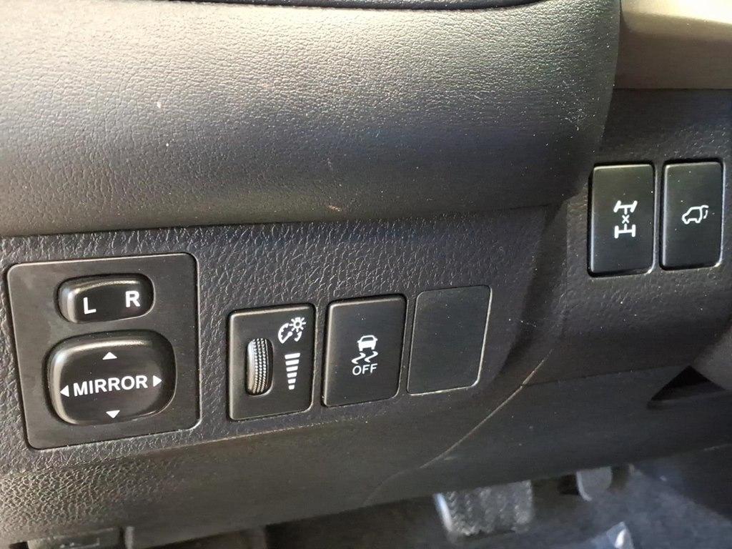Toyota RAV4 AWD 4dr XLE (Natl) 2015