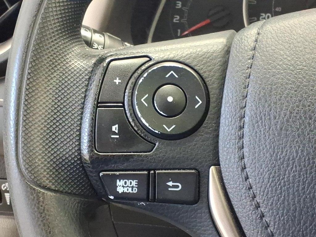 Toyota RAV4 AWD 4dr XLE (Natl) 2015