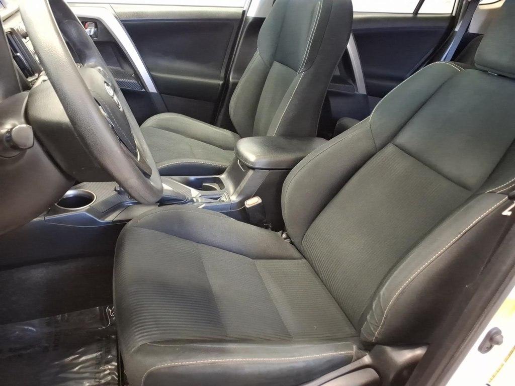 Toyota RAV4 AWD 4dr XLE (Natl) 2015