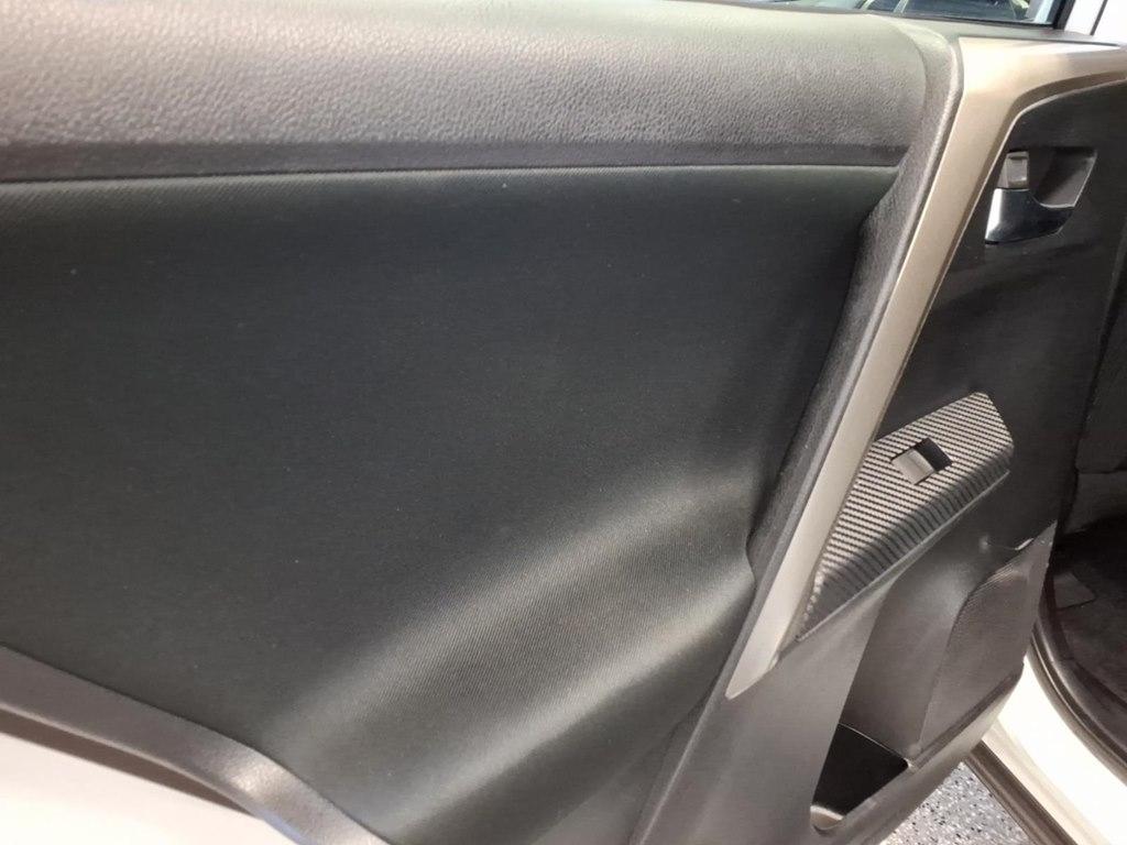 Toyota RAV4 AWD 4dr XLE (Natl) 2015