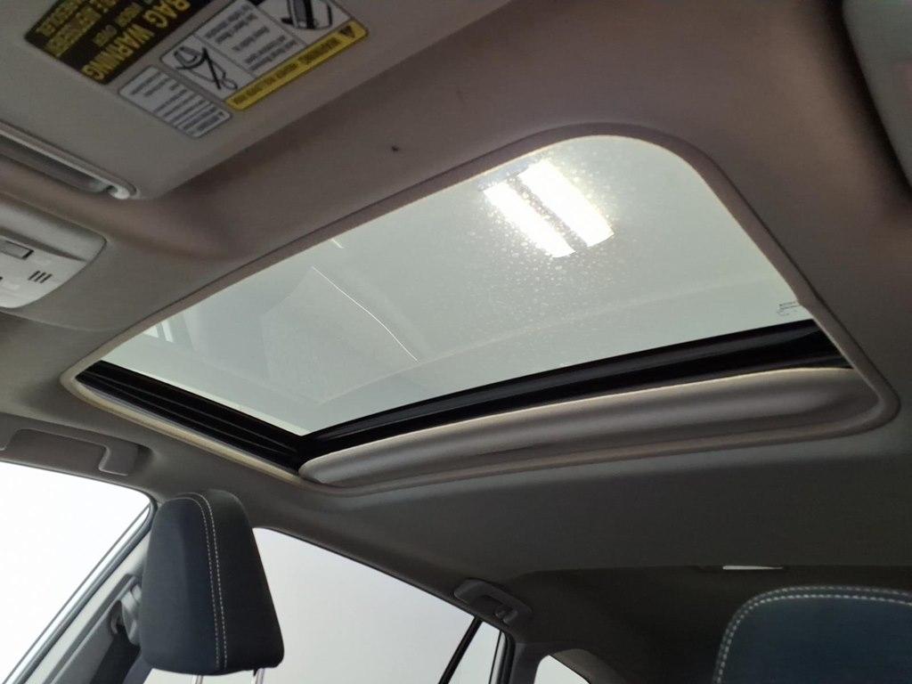 Toyota RAV4 AWD 4dr XLE (Natl) 2015
