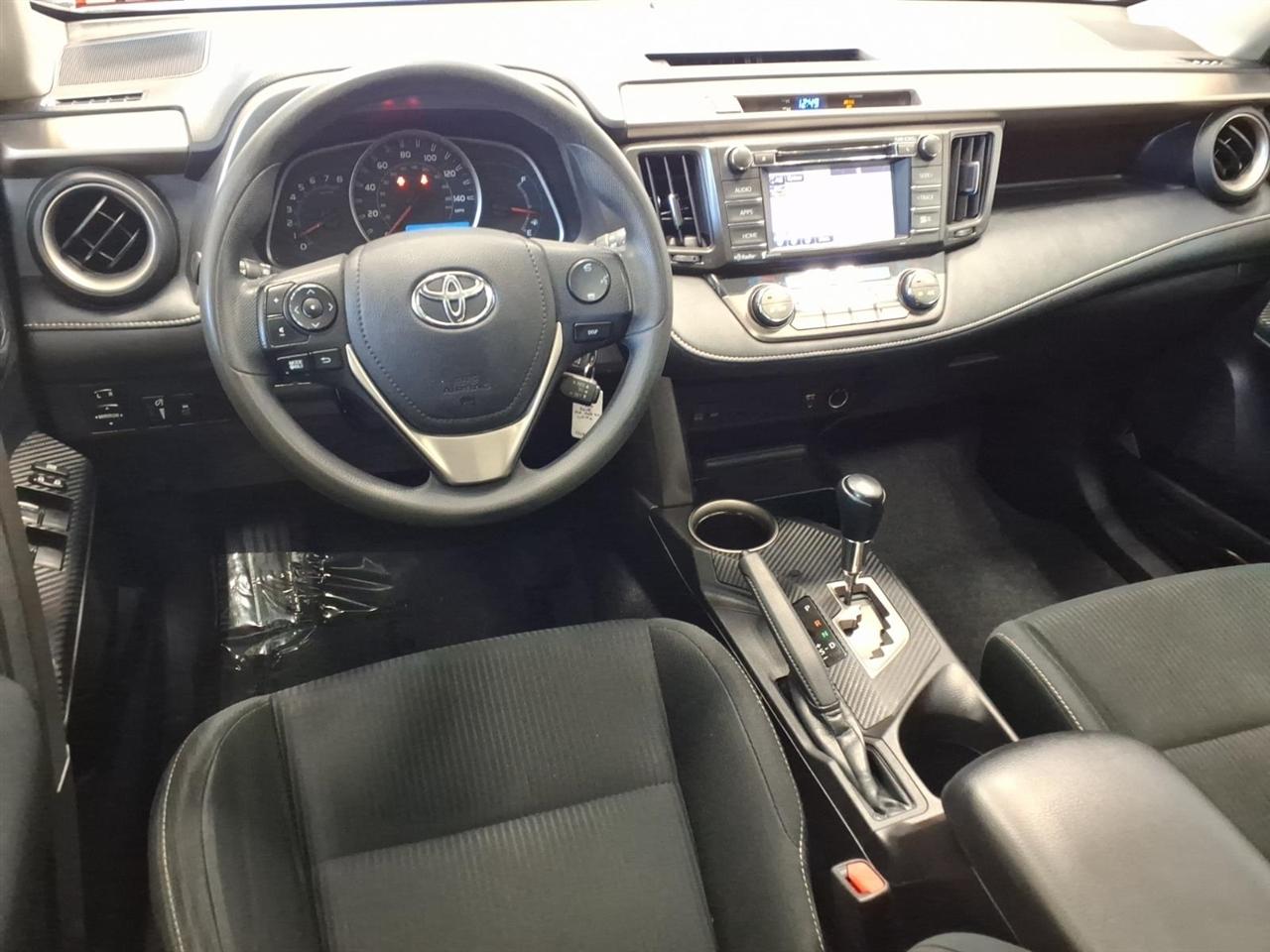 Toyota RAV4 AWD 4dr XLE (Natl) 2015