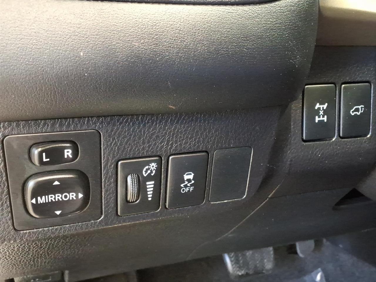 Toyota RAV4 AWD 4dr XLE (Natl) 2015