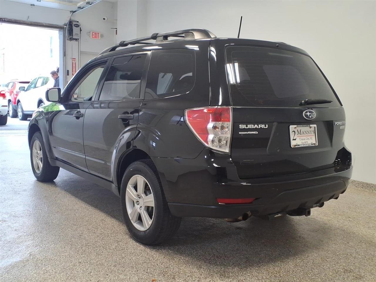 Subaru Forester 4dr Man 2.5X w/Alloy Wheel Value Pkg 2011