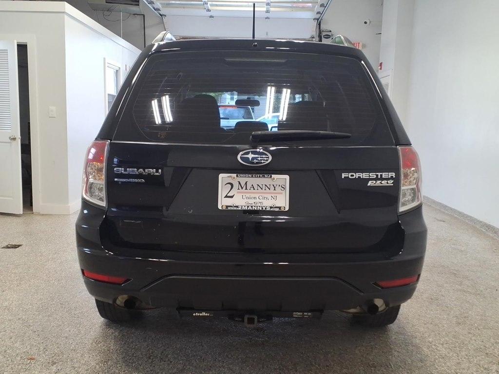 Subaru Forester 4dr Man 2.5X w/Alloy Wheel Value Pkg 2011