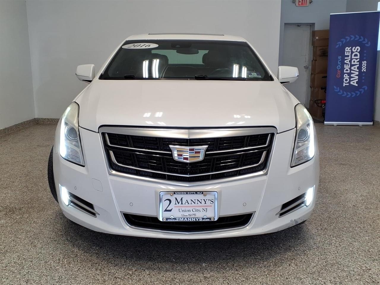 Cadillac XTS 4dr Sdn Luxury Collection AWD 2016