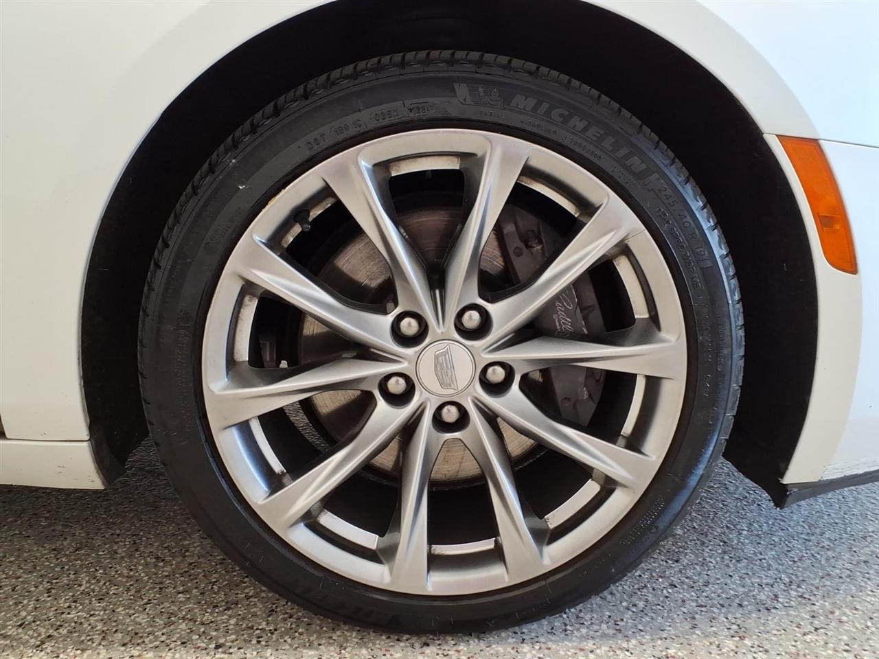 Cadillac XTS 4dr Sdn Luxury Collection AWD 2016