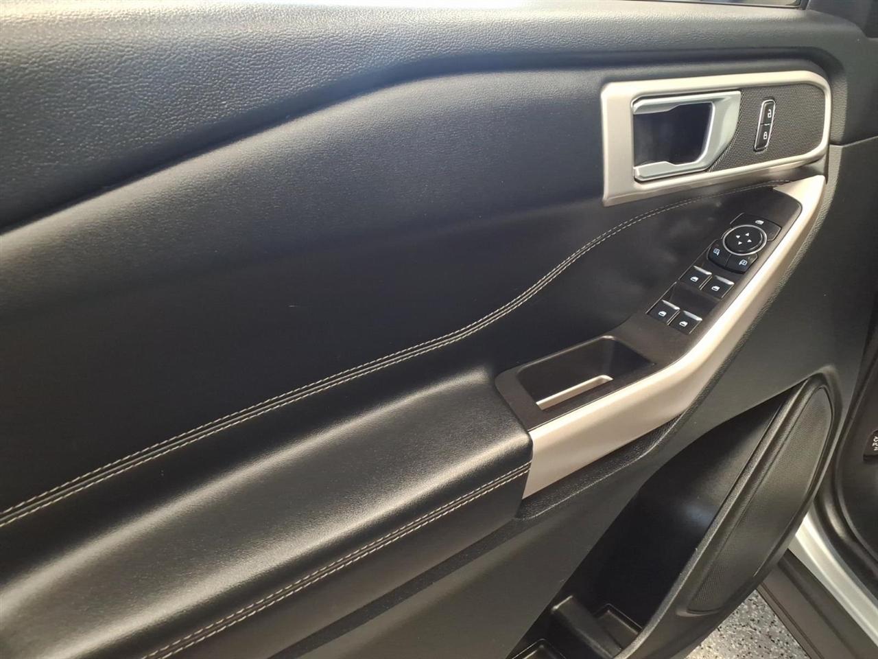 Ford Explorer XLT 4WD 2023