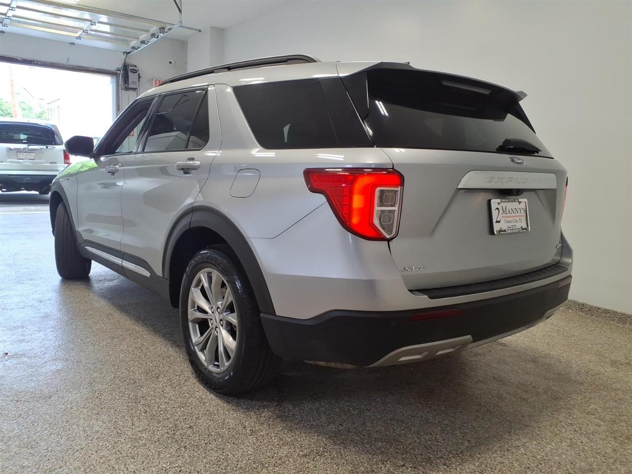 Ford Explorer XLT 4WD 2023