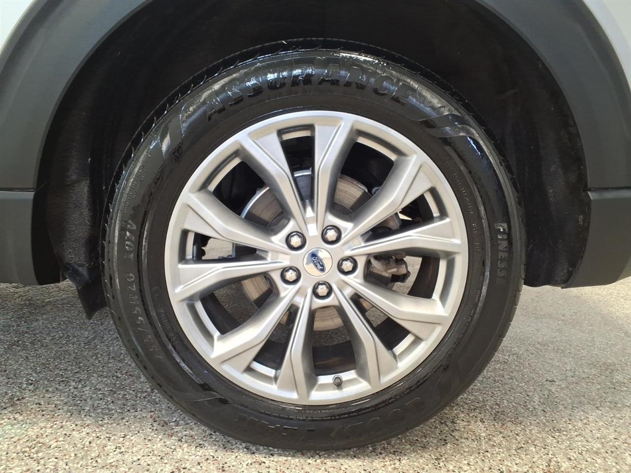 Ford Explorer XLT 4WD 2023