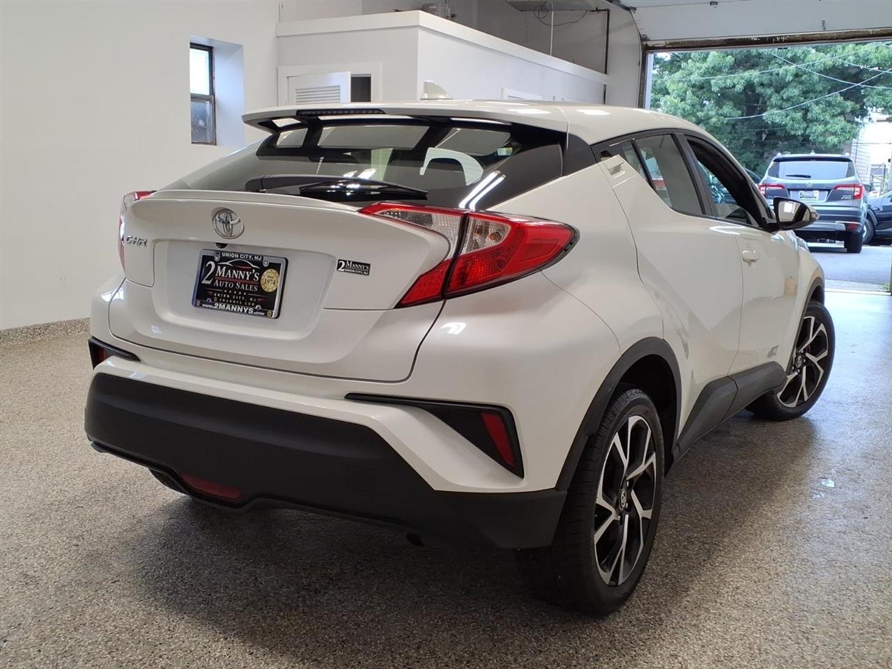 Toyota C-HR XLE Premium FWD (Natl) 2018