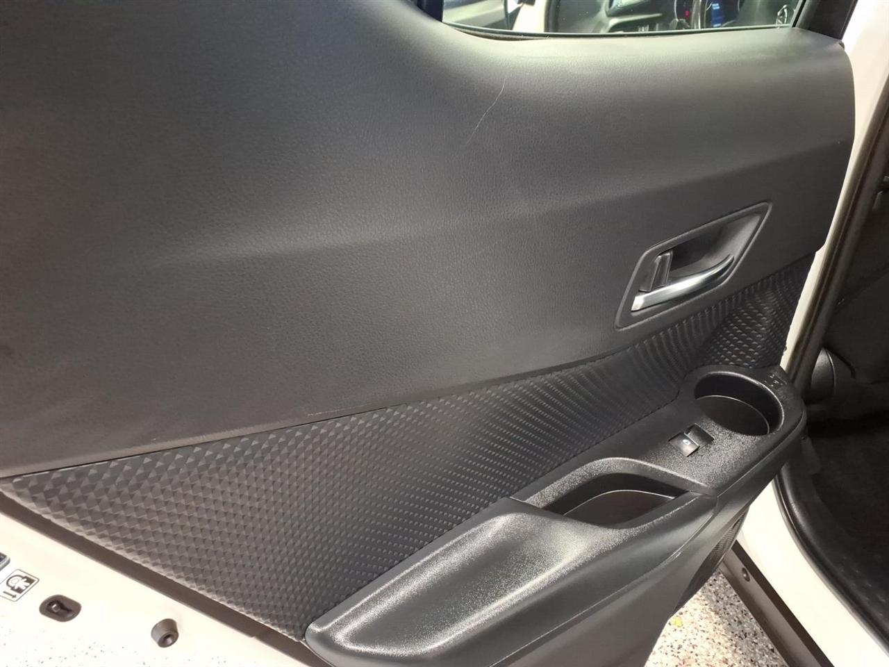 Toyota C-HR XLE Premium FWD (Natl) 2018