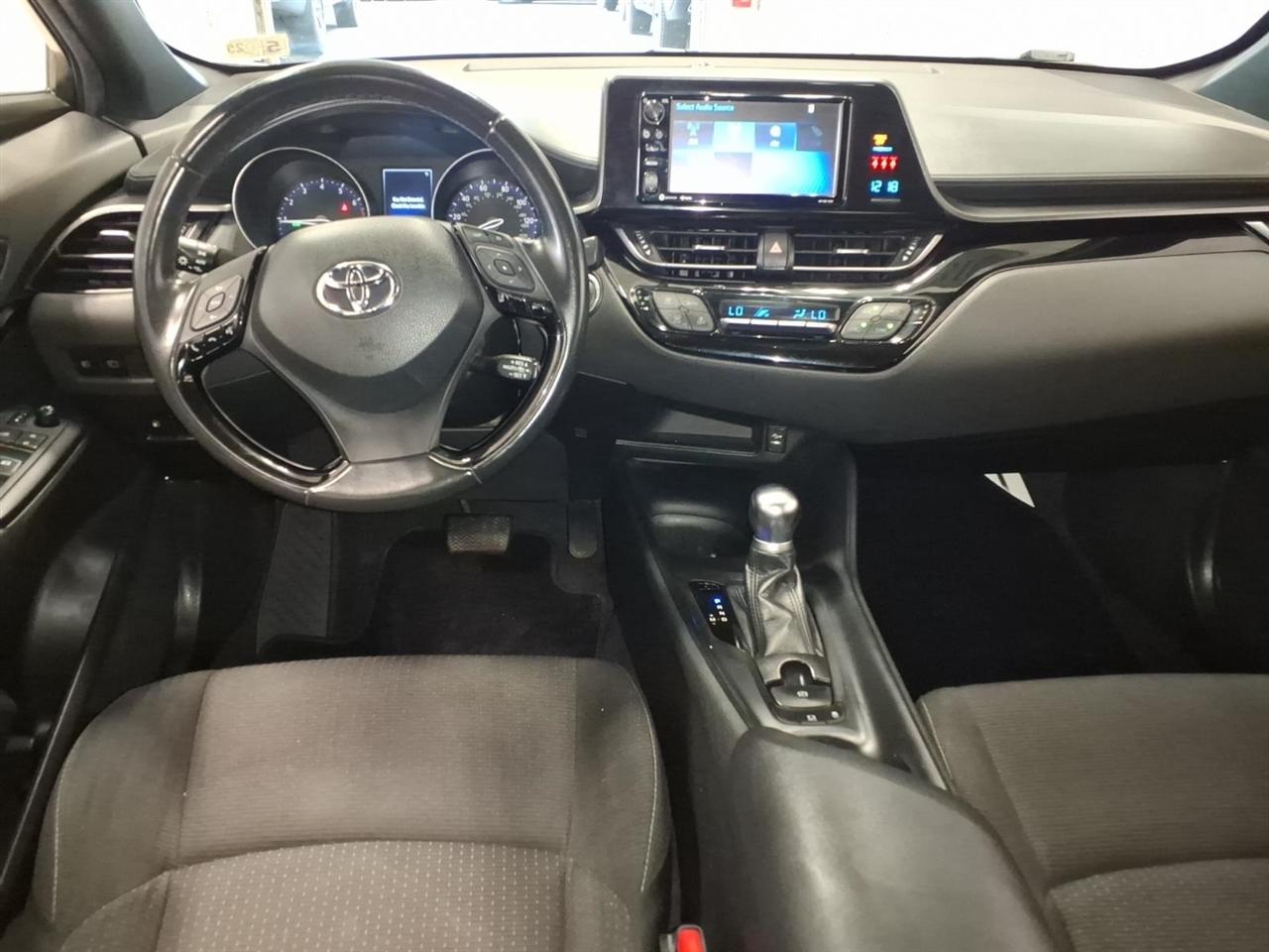Toyota C-HR XLE Premium FWD (Natl) 2018