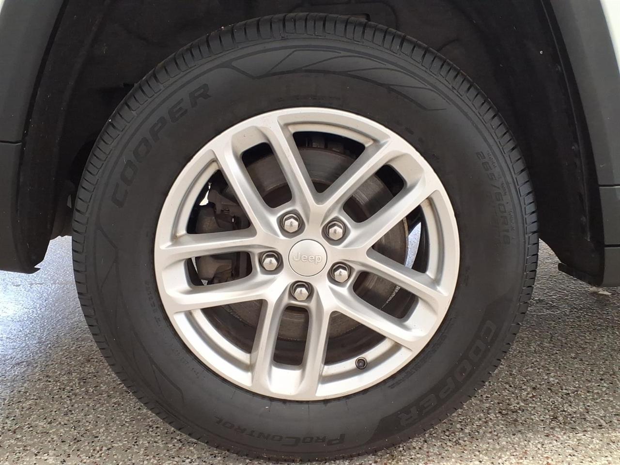 Jeep Grand Cherokee L Laredo 4x4 2021