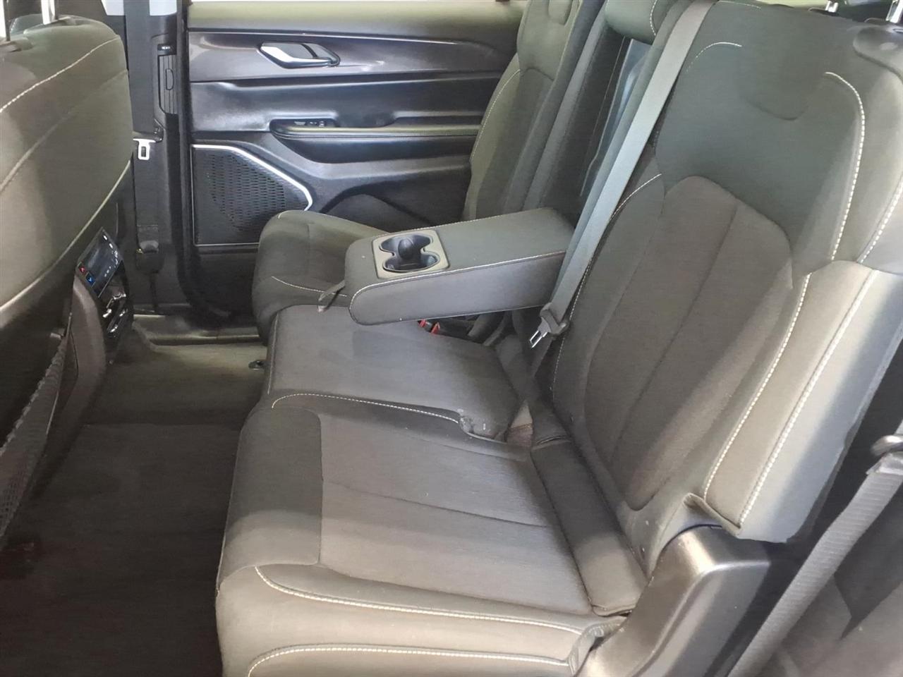 Jeep Grand Cherokee L Laredo 4x4 2021
