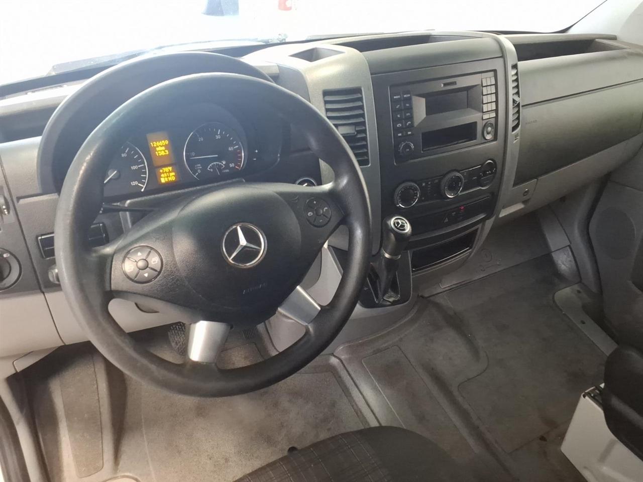 Mercedes-Benz Sprinter Cargo Vans RWD 2500 144" 2016