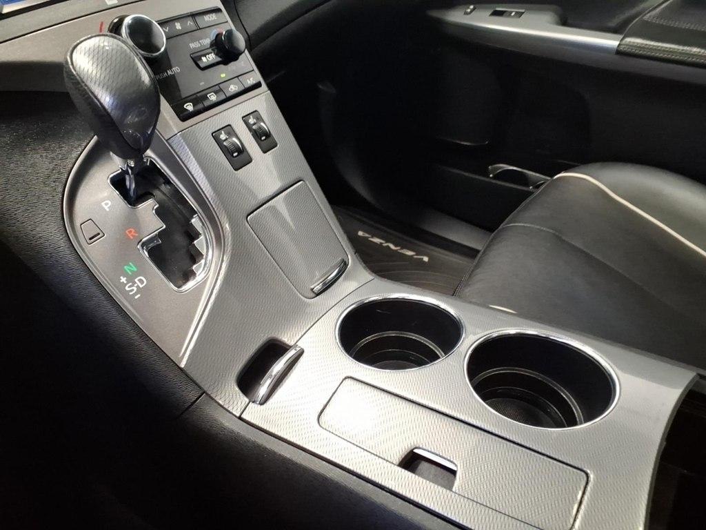 Toyota Venza 4dr Wgn V6 AWD XLE (Natl) 2013