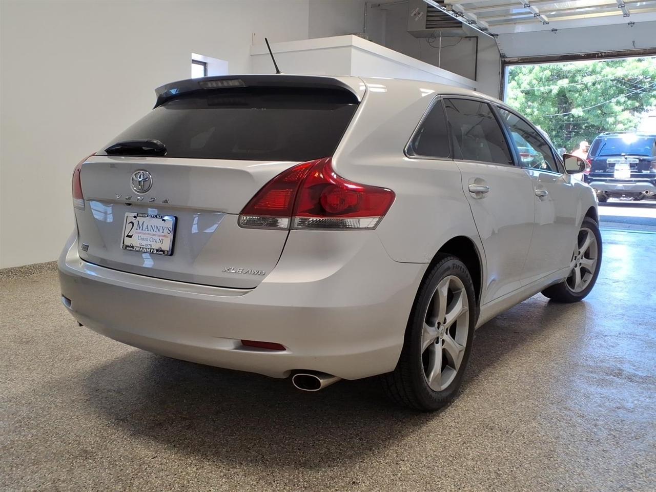 Toyota Venza 4dr Wgn V6 AWD XLE (Natl) 2013