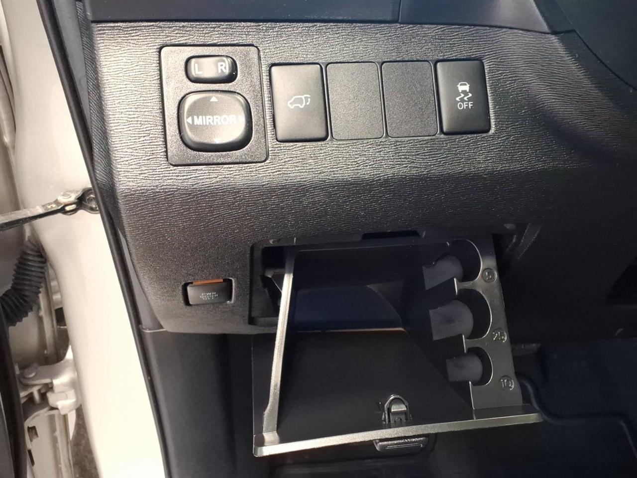 Toyota Venza 4dr Wgn V6 AWD XLE (Natl) 2013